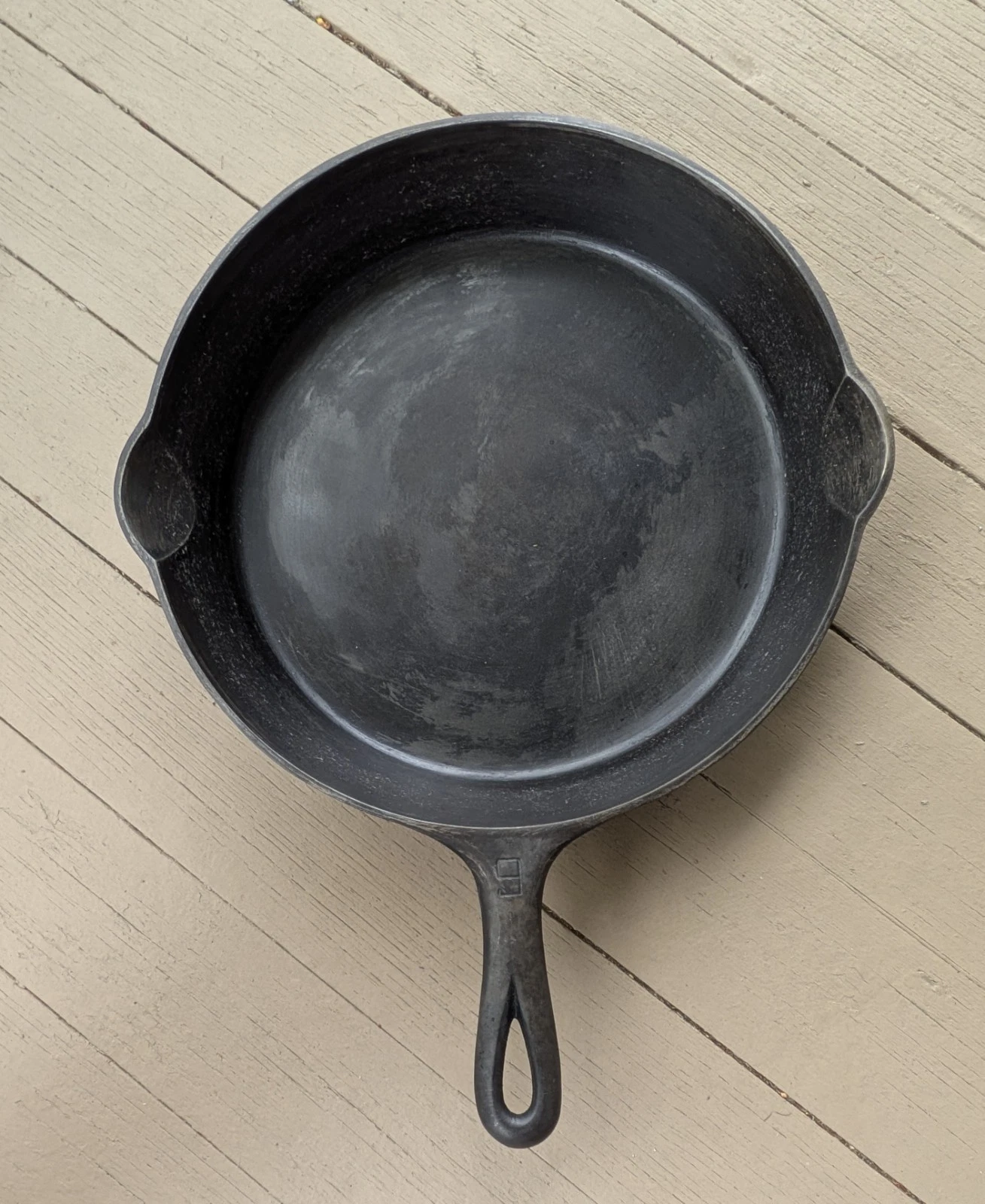 Antique Griswold 11 1/4" No 9 Cast Iron Skillet Fry Pan 710E Erie,PA