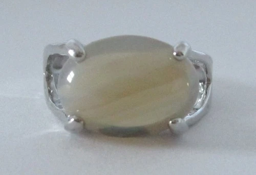 Vintage White Stone Cabochon Ring Size 7