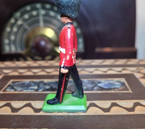 Britains Ltd Royal Scots Guardsman Toy Soldier Britains - Picture 4 of 6