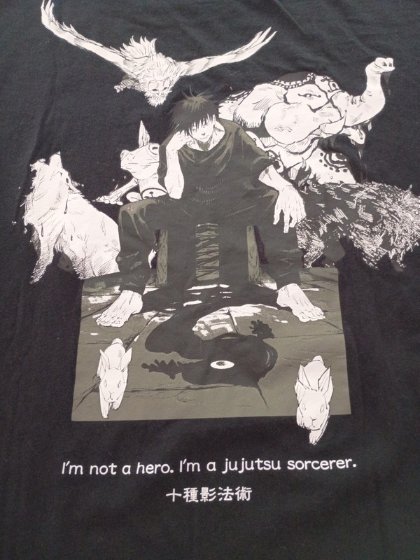 Brand New Uniqlo Jujutsu Kaisen Rare Size Large New.