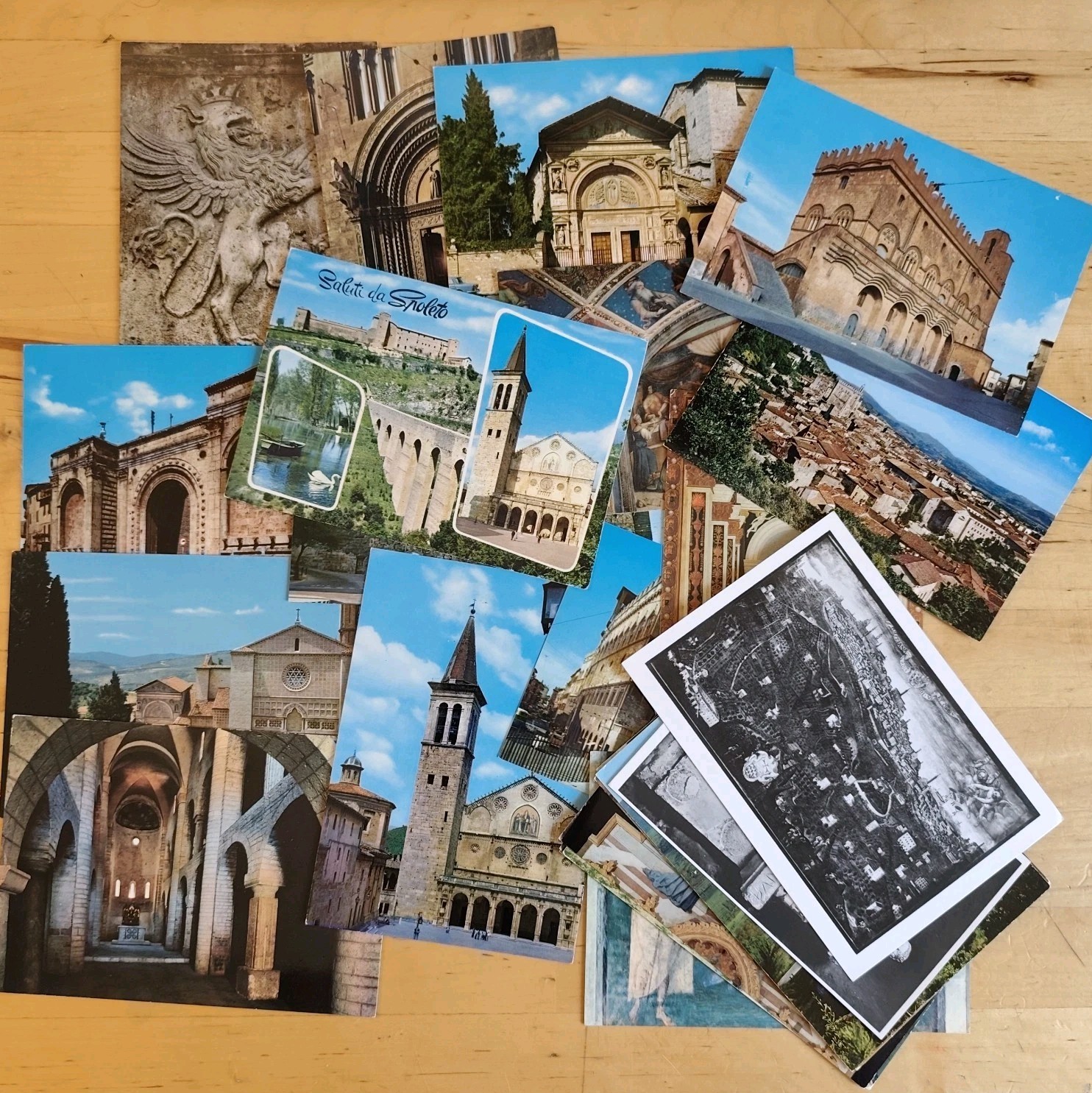 cartolina UMBRIA x 24 Lotto - Spoleto Gubbio Perugia orvieto Todi (POS.1)