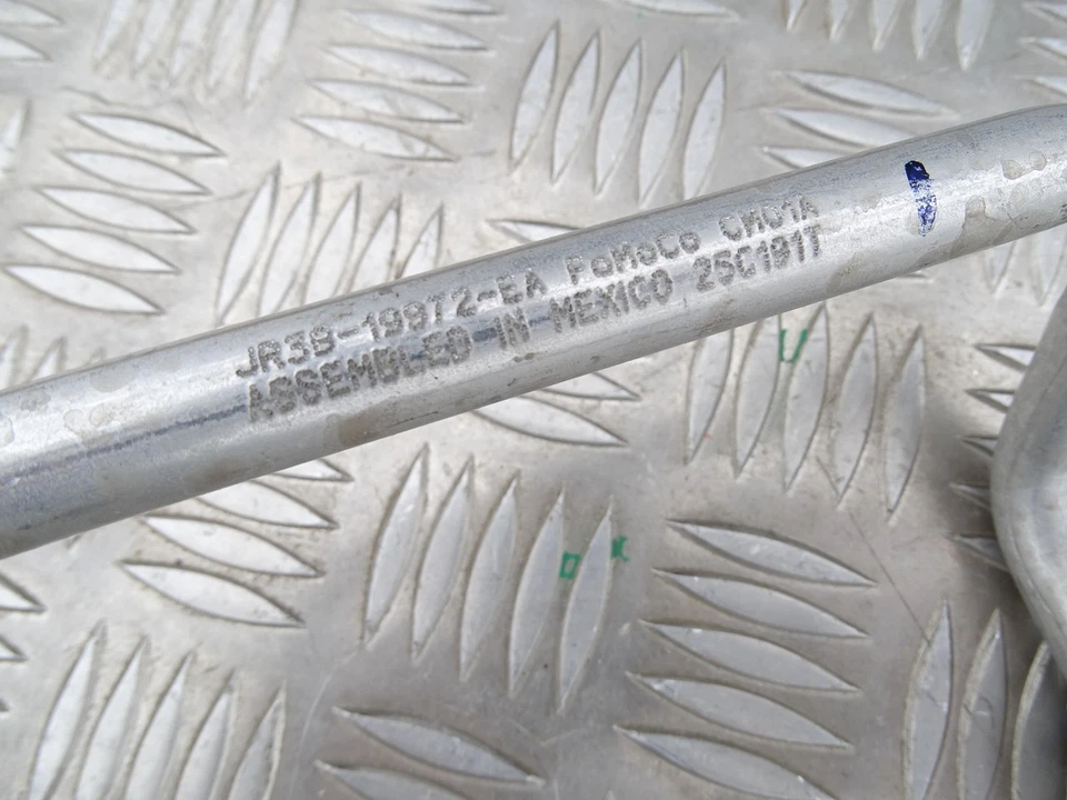 Durite climatisation Ford Mustang Bullitt MK6, VI, 5.0l V8, réf : JR3B-19972-EA - Photo 2/3