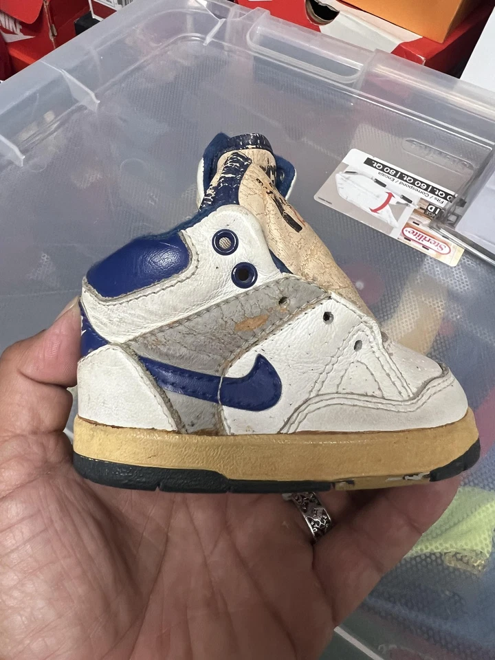 De colección Nike Baby Force Zapatos Infantiles Talla 2.5 Parte Superior Alta Rara Años 80 Tenis Foto 2 de 4