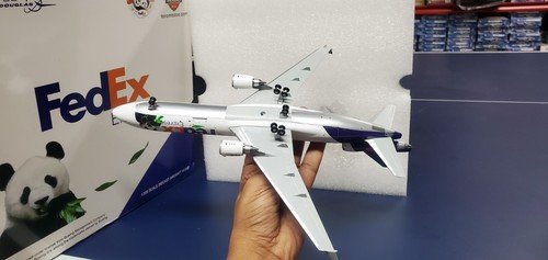 JC Wings Federal Express MD-11F 1:200 XX2284 Panda Express Cols N585FE - Imagen 10 de 10