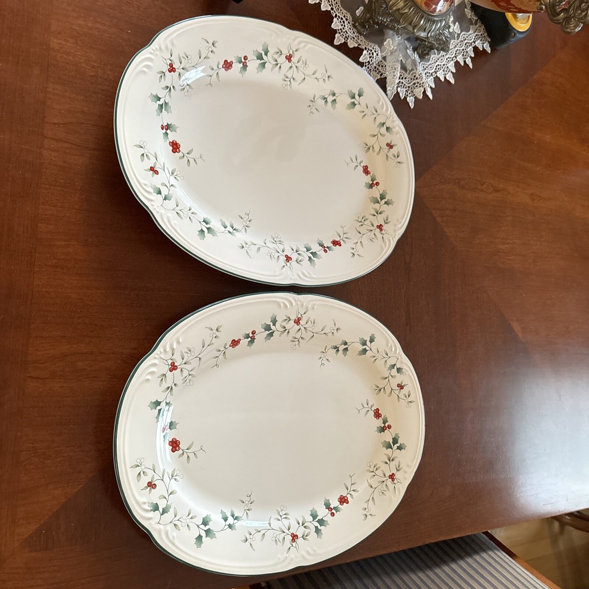 PFALTZGRAFF USA WINTERBERRY pattern OVAL SERVING PLATTER 14 1/2