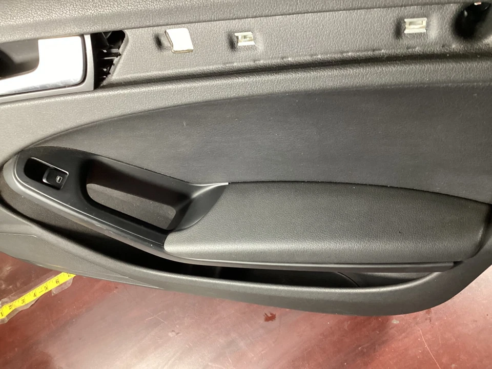 2009-2016 Audi A4 Quattro Front Right Interior Door Panel Cover 8K1867106 OEM . Foto 3 de 4