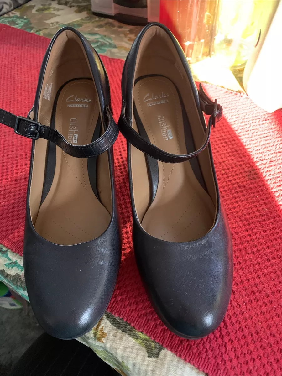 Clarks Collection Soft Women s Black Leather Classic Pumps Heels Shoes Size 7