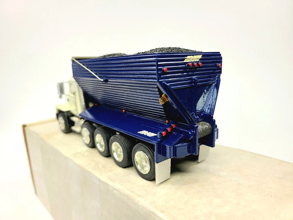 Mack CH 10x6 con caja de asfalto rígido - blanco/azul - modelo a escala 1:48 ASAM Smith Foto 4 de 4