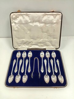 Vintage HW & Co EPNS Silver Plated Teaspoons And Sugar Tongs Cased Set