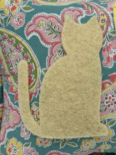 NEW Handmade Kitty Cat Pillow Vintage English Quilt Chenille Bedspread - Picture 4 of 8