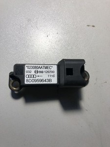 Audi A4 S4 B5 8D 1996 Airbagsensor Crashsensor Drucksensor 8D0959643B DRA1368
