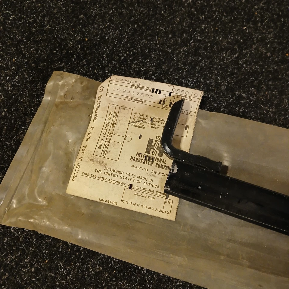 Camión cosechadora International 1955-1961 NOS Scout canal ventana lateral 1624178 Foto 2 de 3