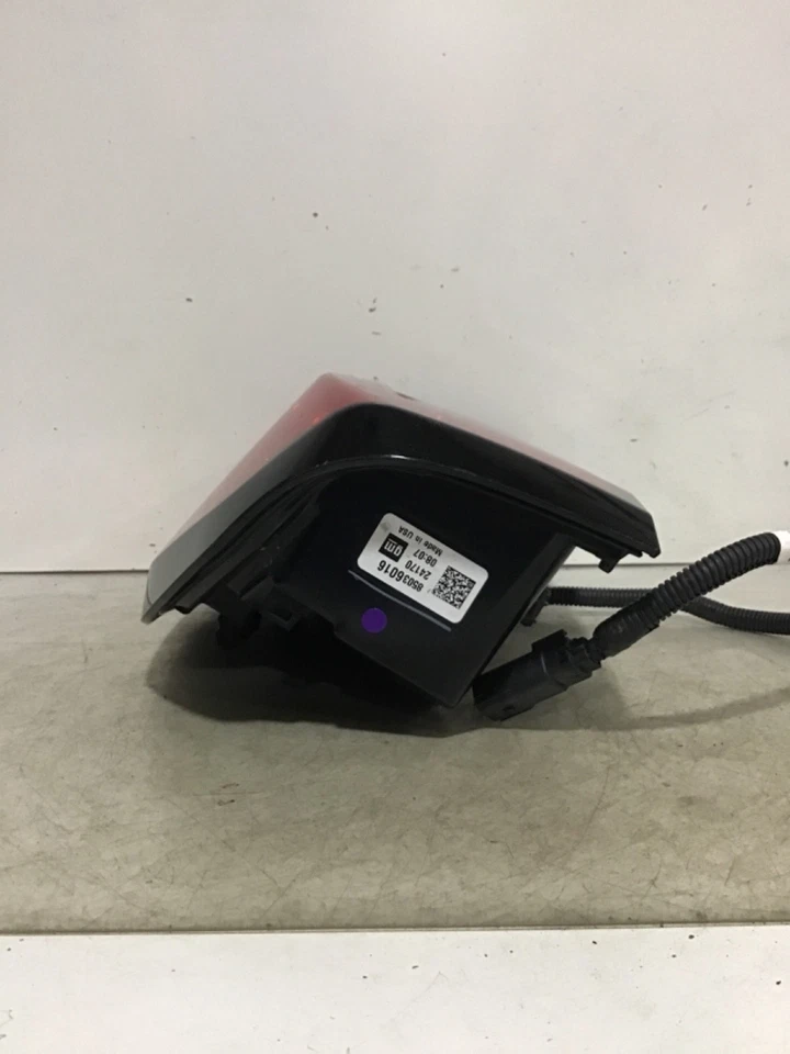 2023 2024 2025 GMC CANYON LH DRIVER TAIL LIGHT OEM C32L 17267 - Image 4 of 4
