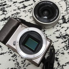 Sony Alpha a5100 Mirrorless Camera with E PZ16  50mmOSS Lens Silver 90 NEW