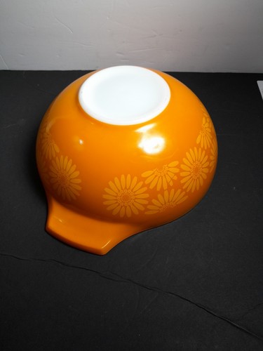 Vintage Pyrex 444 Forest Fancies Orange Daisey Nesting 4QT Mixing Bowl - Picture 9 of 9