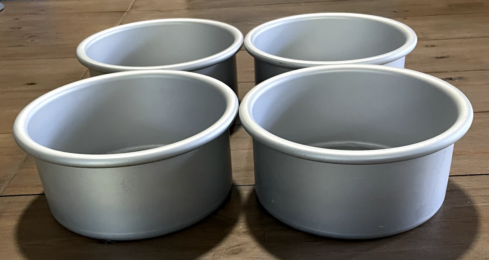 Set of 4 Fat Daddio's Anodized Aluminum Pro Series Round Cake Pans 6 x 3 Inches
Opens in a new windo