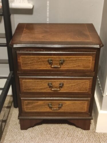 Small chest of drawers, 70's reproduction, shallow drawers
