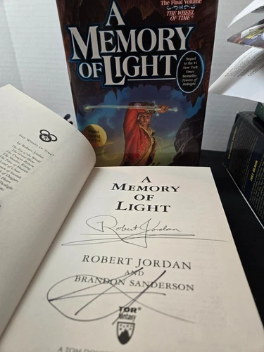 Brandon Sanderson SIGNED ~ Memory of Light ~ Robert Jordan 1st/1st edition RARE