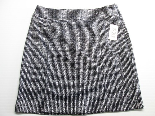 Mini-jupe Satinée Noire FOREVER 21 - Taille S - Neuf Avec étiquettes (NWT) - Fermeture Boutons & Zip