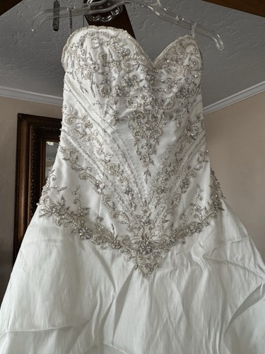 Maggie Sottero Mona Lisa Wedding Gown Size8/ 10 Adjustable Strings! - Picture 2 of 14