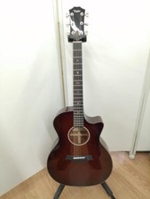 Guitarra acústica usada TAYLOR 524CE