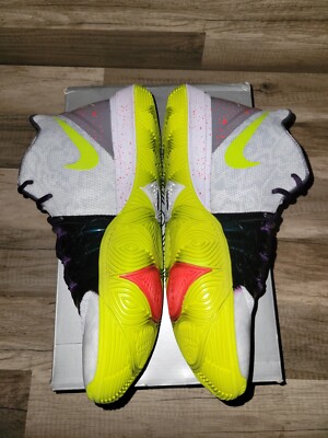 Nike Kyrie V 5 Mamba Mentality sz 10. Kobe Chaos Joker Purple