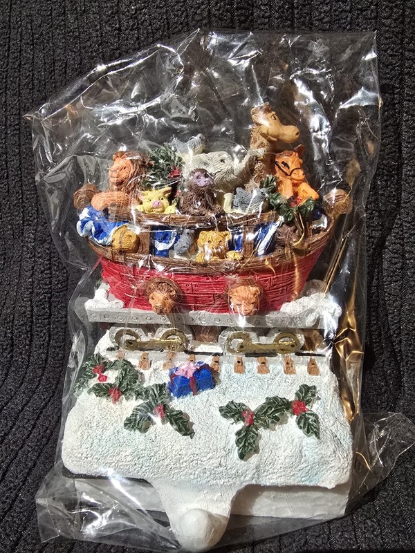 Santas Workshop Cast Iron Stocking Holder Hand Painted Noahs Ark Poly Animals