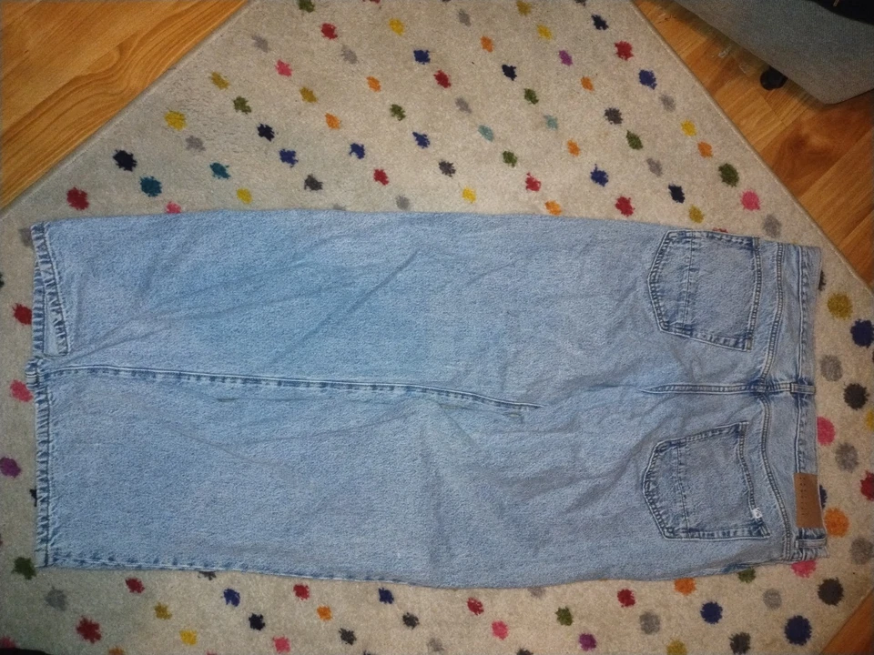 Pantalones de mezclilla para hombre de la marca Pacsun  Foto 2 de 4