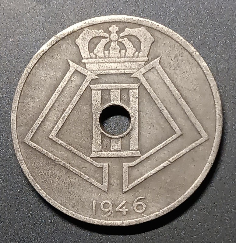 1946 Belgium 25 Centimes. AU Condition. Excellent Zinc Coin.