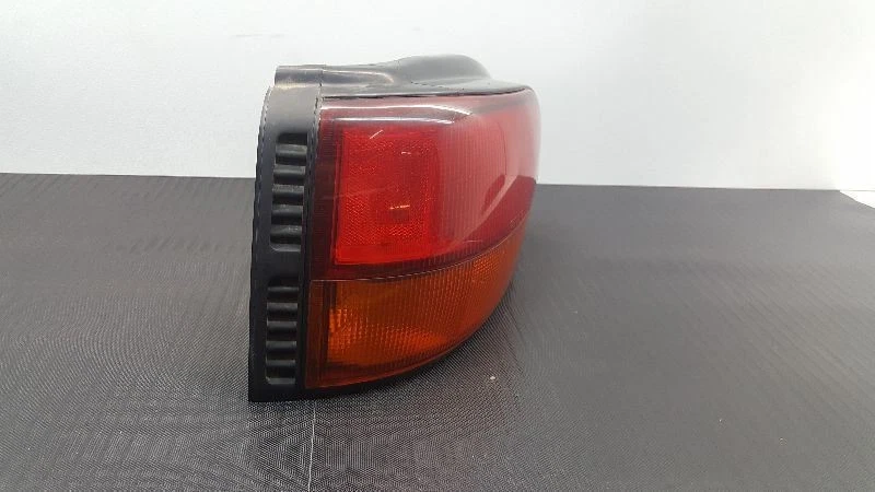 90 91 92 Isuzu Impulse Passenger Right Tail Light Lamp 94323018 - Image 3 of 4