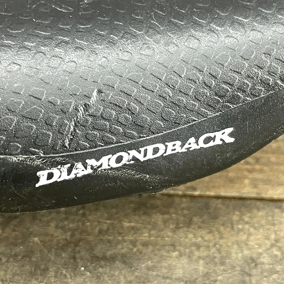 Asiento de sillín de bicicleta BMX Diamondback negro piel de serpiente texturizado años 90 vieja escuela Foto 2 de 4