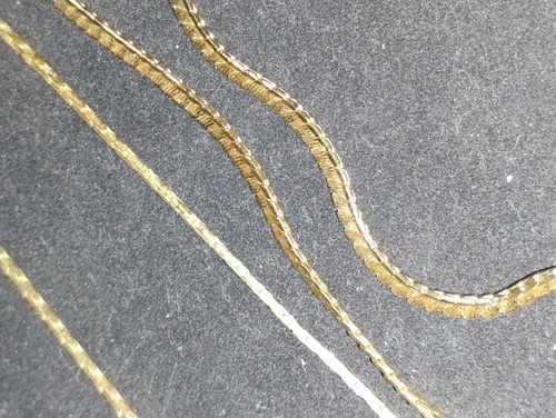 2 Gold Chains - Picture 5 of 7