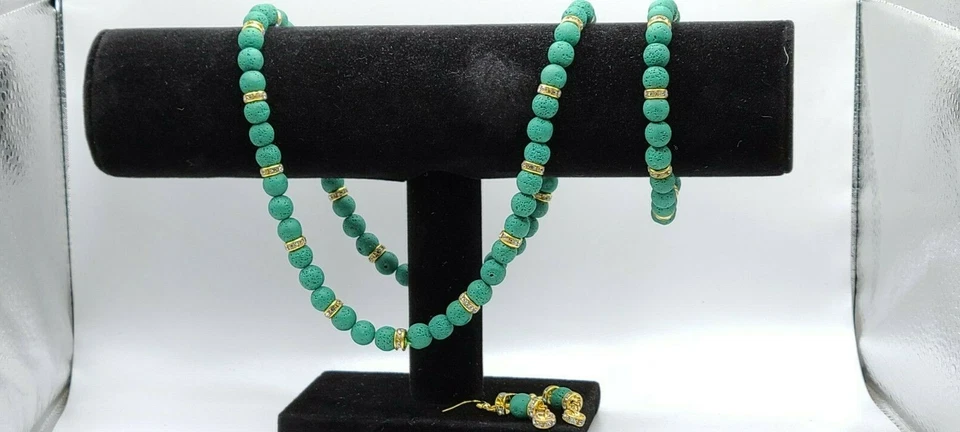 Handmade Jewlery Set-Stretchy Necklace, Stretchy Bracelet & Earrings- Green - Image 3 of 4