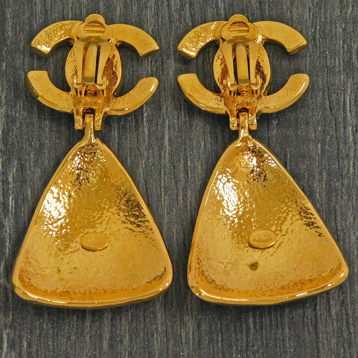 CHANEL Gold Plated CC Logos Triangle Swing Vintage Clip Earrings 