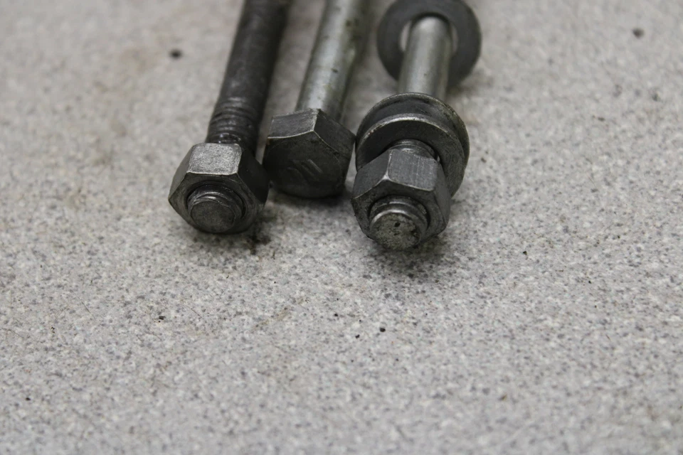 Suzuki T125 Stinger 1969 pernos de montaje del motor accesorios tornillos del motor M1-4557.pn Foto 4 de 4