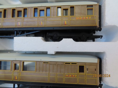 HORNBY OO GAUGE TRAIN SET "FLYING SCOTSMAN" 2 Rail Boxed - Picture 7 of 12