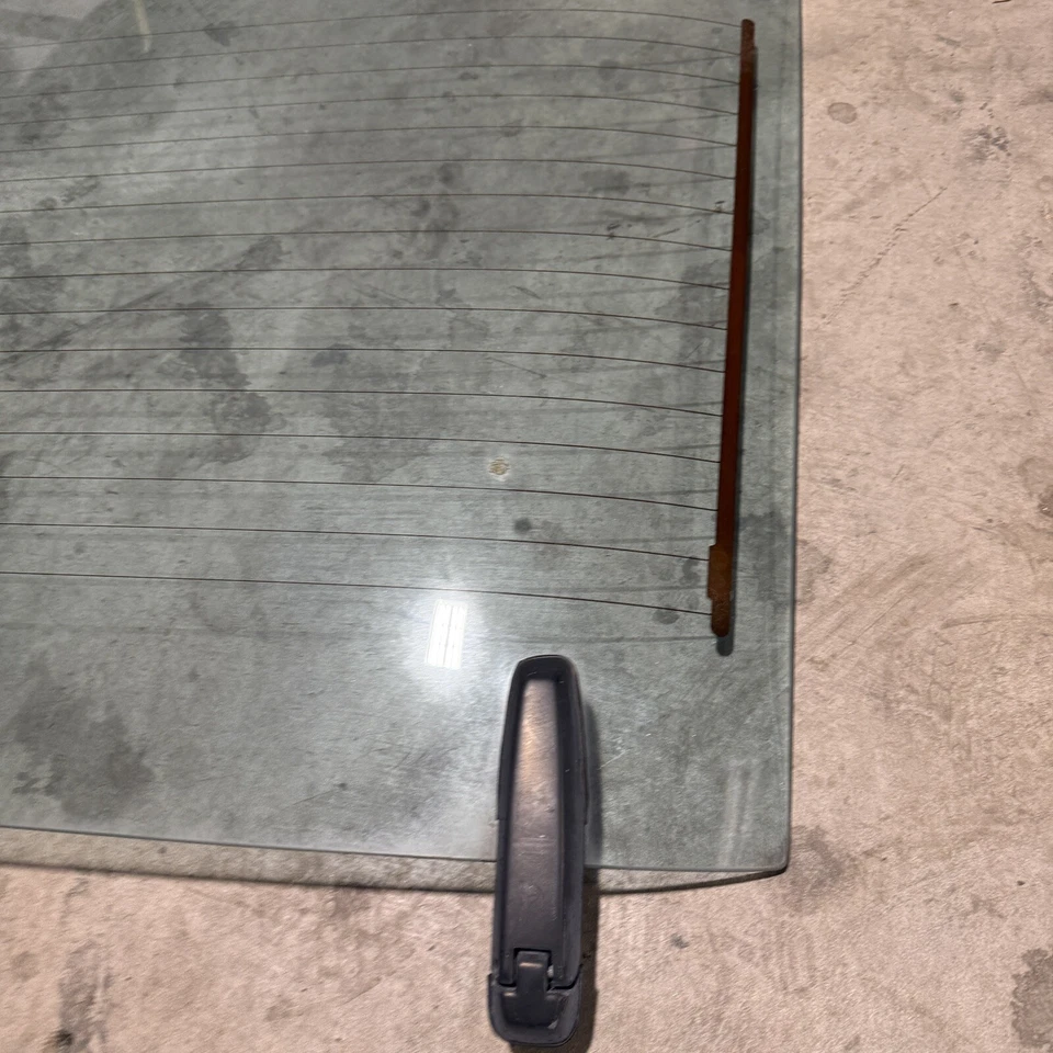 79-85 Mazda RX7 Rear Hatch Window Glass SA FB Trunk Back LOCAL PICKUP: COLORADO - Image 4 of 4