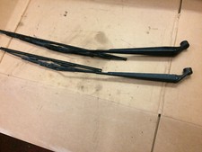 SUZUKI IGNIS 4 GRIP 4X4  2005 PAIR FRONT WIPER ARMS 