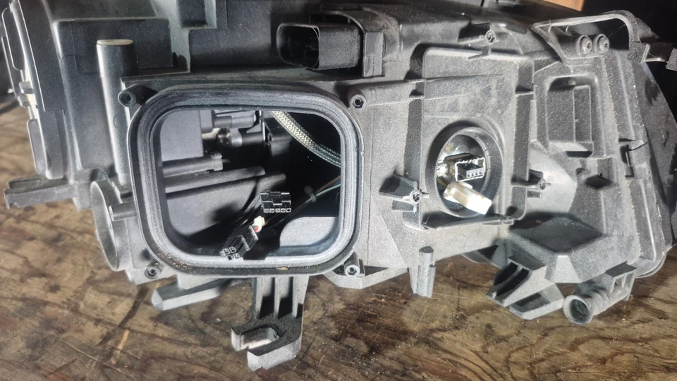 AUDI A4 S4 HEADLIGHT LEFT DRIVER 2009 2010 2011 2012 XENON 8K0941003R - Image 4 of 4