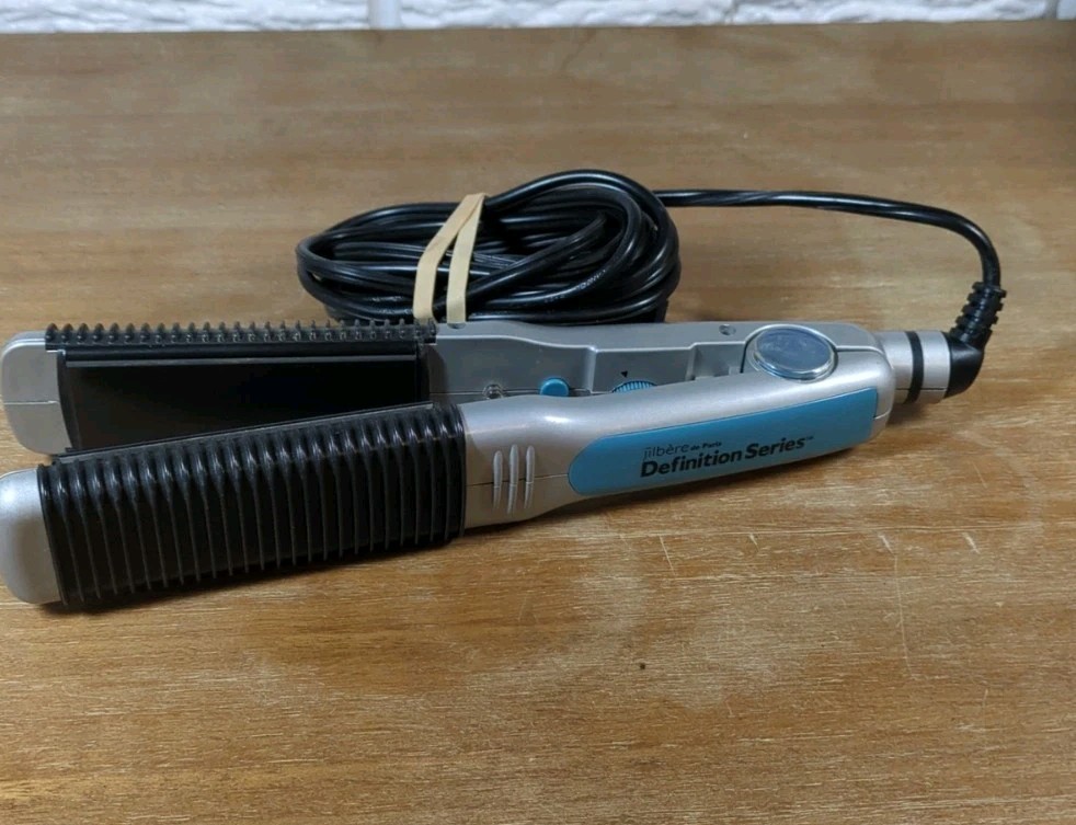 Jilbere de Paris Hair Flat Iron Definition Professional Series 1.5
