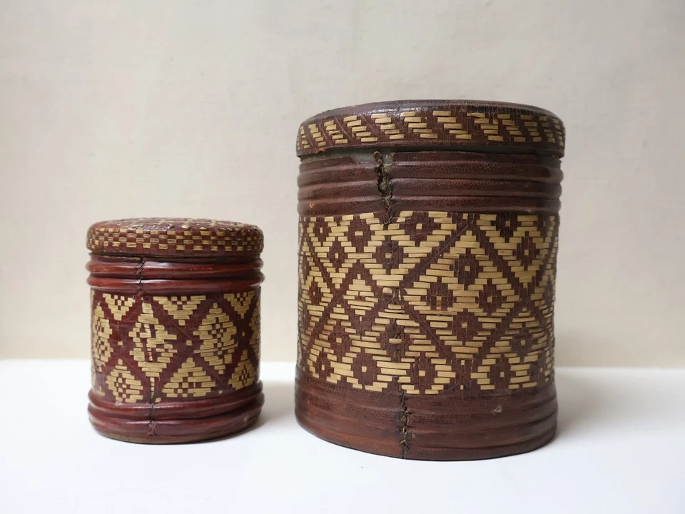 Anciennes 2 Boîte tôle recouvertes de vannerie Tabac Afrique XIX-XXe siècle - Photo 4/4