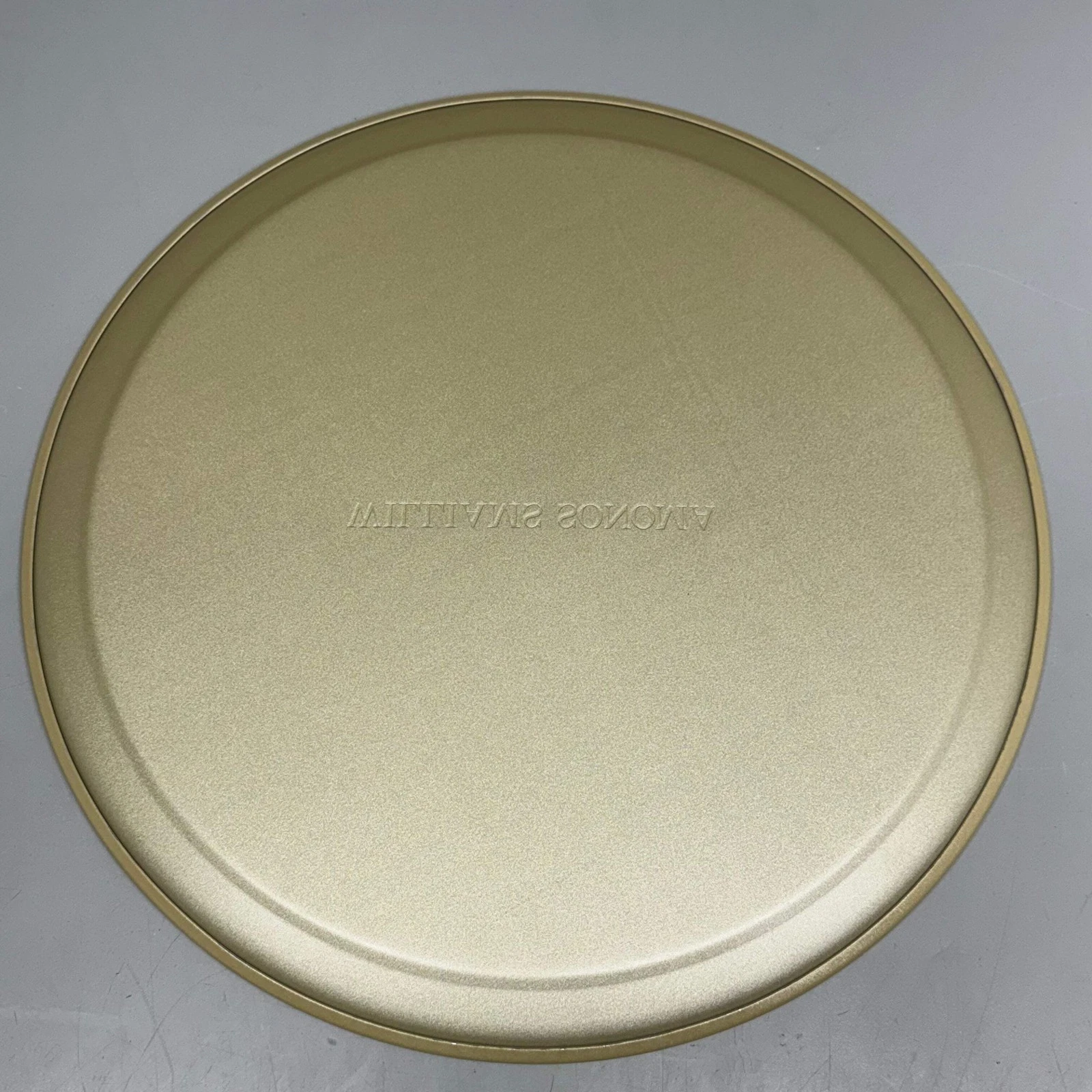WILLIAMS SONOMA Goldtouch Pro Ceramic Pizza Pan 14 in Gold 9940254