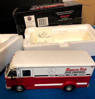 Snap-on 1/34 1961 Divco Step Van Coin Bank Diecast Rare Steering & Doors