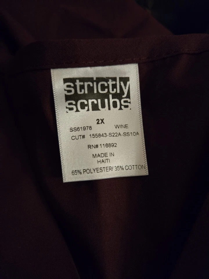 Blusa Médica Strictly UNISEX Talla 2X-Vino/Marrón Cuello en V-Pecho 28/L 30" Foto 3 de 4
