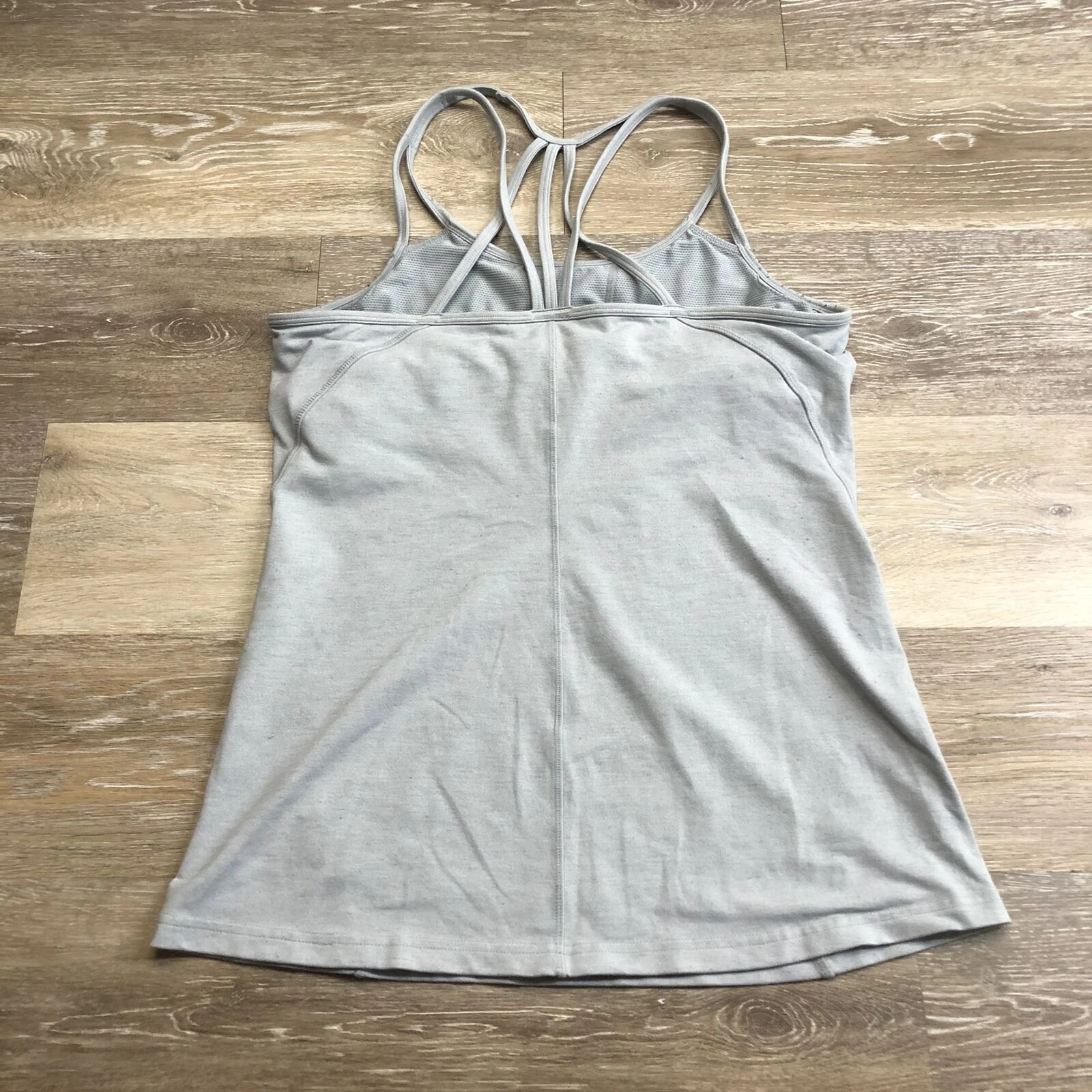 athleta round neck strappy back activewear tank-top