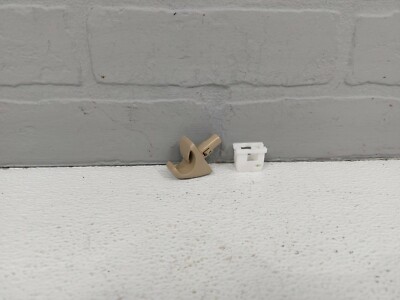 NEW OEM NISSAN MURANO 2004-2005 SUN VISOR RETAINER CLIP - G OR R NEW OEM NISSAN MURANO 2004-2005 SUN VISOR RETAINER CLIP - G OR R