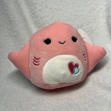 BNWT Squishmallows 5 Saxa the Sting Ray Valentines Day Squad Pink Polkadots