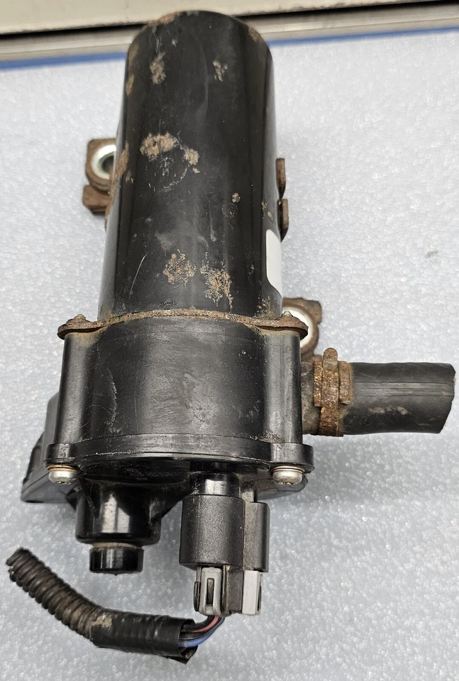 Дополнительный насос вакуумного клапана тормоза 03–06 Silverado Sierra Tahoe Yukon - Изображение 4 из 4