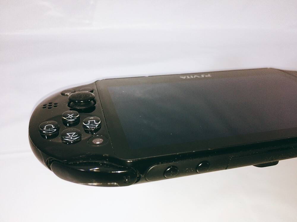 Sony Playstation Vita 1GB Black Console (Japan Import), PCH-2000