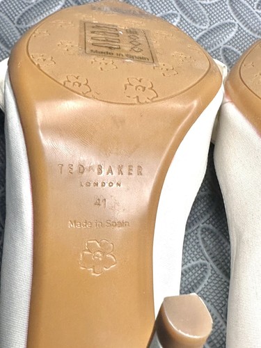 Ted Baker London Hyana Ivory Moire Satin bow pointed womens 10cm pump Sz US 11 - Picture 11 of 12